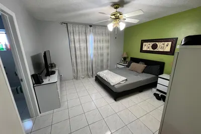 1818 Rodman Street #2c 1
