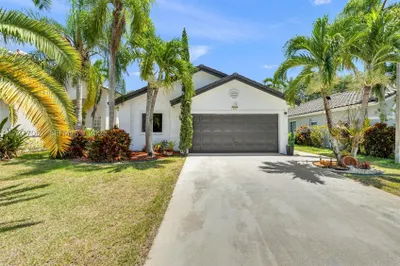631 SW 176th Ave 1