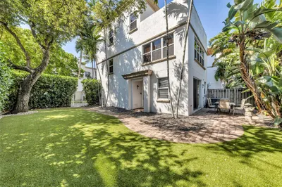 705 SW 4th Ave #705 1