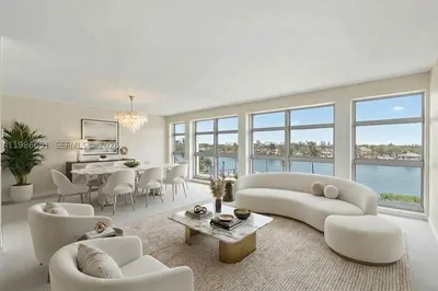 5055 Collins Ave #5M 1