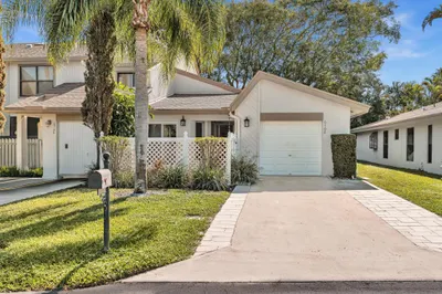 6708 Canary Palm Circle 1