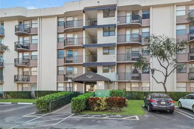 2701 Riverside Drive #Apt 516 1