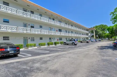 3506 NW 49th Ave #508 1