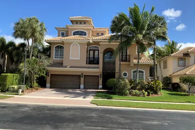 9742 Coronado Lakes Drive