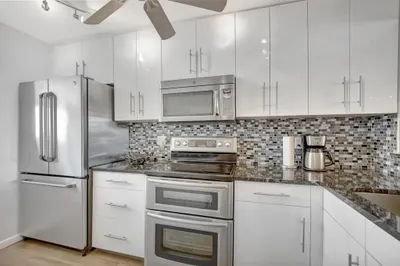 555 NW 4th Avenue #4060 1