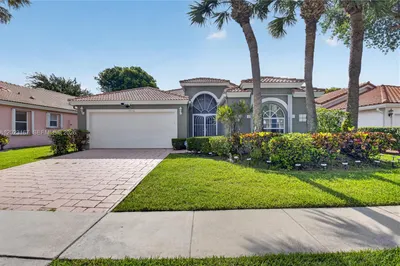 12636 W Coral Lakes Dr 1