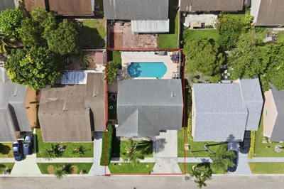 5635 Lake George Place 1