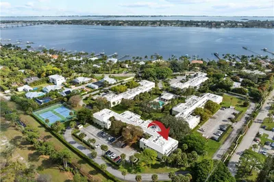 1600 SE Saint Lucie Boulevard #307