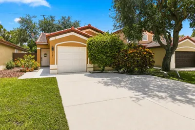 4344 NW 1st Street 1