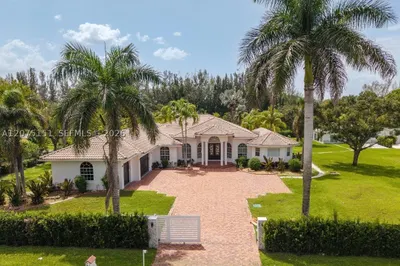6101 SW 180th Ter 0 1