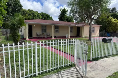 9229 NW 33rd Ave Road 1
