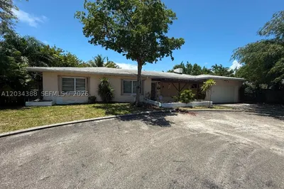 2441 Bayview Dr 1
