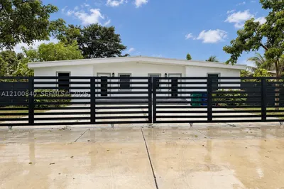 1066 NW 100th Ter #1 1