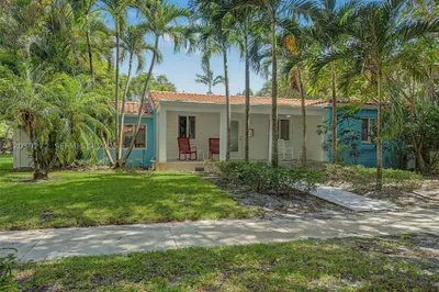 65 NW 107th St 1