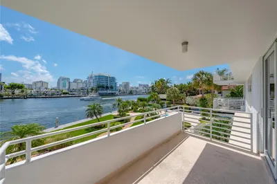 888 Intracoastal Dr #2B 1