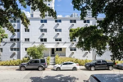 143 SW 9th St #202 1
