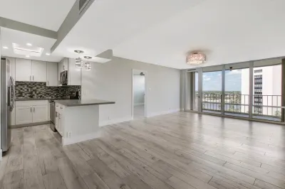 336 Golfview Road Unit #814 NPB LR-7