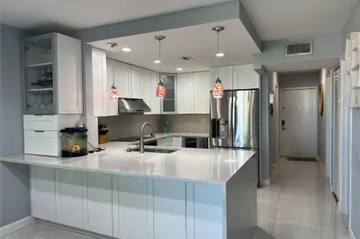 Large Cabinets all across the bottom