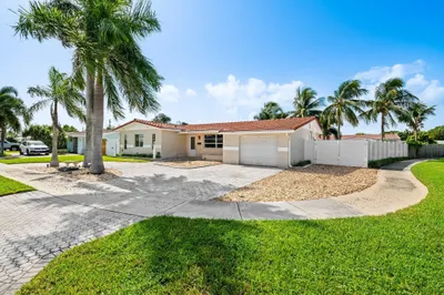 Front elevation - corner lot
