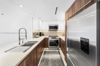 2642 Collins Ave #508 1