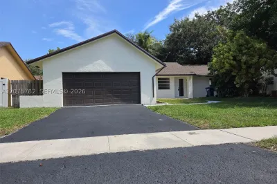 7389 NW 48th Pl 1