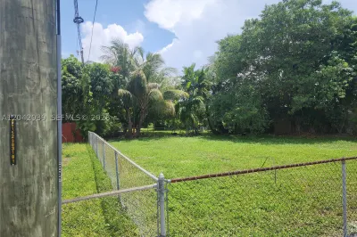 10345 SW 32 St 1