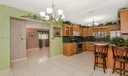 271 E 17th St Photo