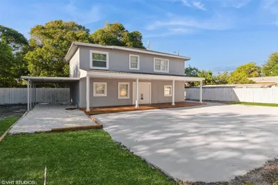 122 SW 9th Street 1