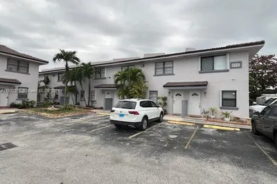 200 SW 113th Ave #203 1