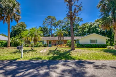 5528 Hibiscus Road 1