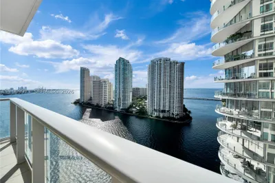 300 S Biscayne Blvd #T-1806 1