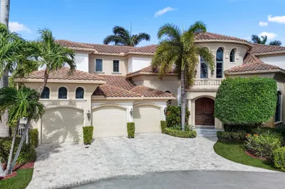 721 NE Lakeview Terrace