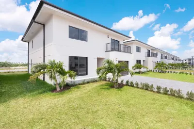 1390 NW 2 St 1