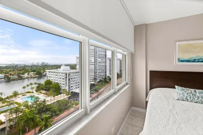 5601 Collins Ave #1216 1