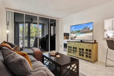 1920 Sabal Palm Drive #206 1
