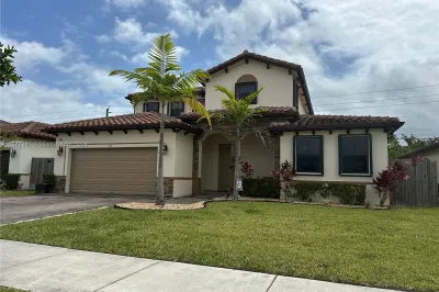 211 SE 27th Ter 1