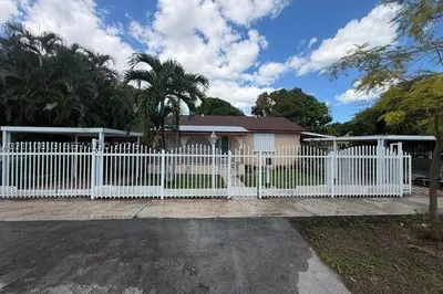 3515 NW 12th St 1