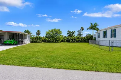 8520 SW 21st Ct 1