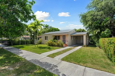 2750 NW 4th St 1
