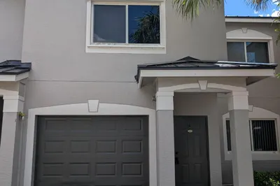 280 CRESTWOOD Circle #205 1