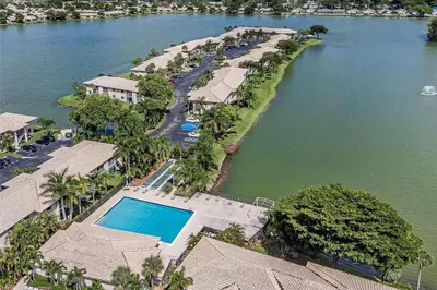 5501 Lakeside Drive #207 1