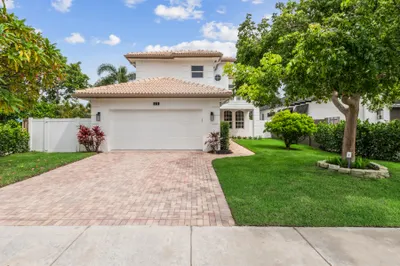15 SW 9th St, Delray Beach