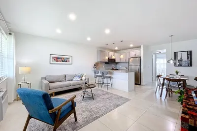 410 Chatham T 1