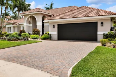 1165 Manor Ct 1