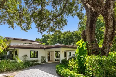 1130 S Alhambra Cir 1
