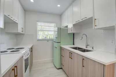 502 N H Street #3 1