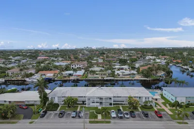 2400 NE 36th Street #10 1