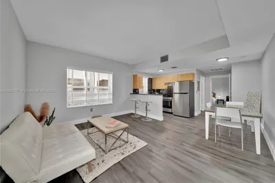 1542 Drexel Avenue #107 1