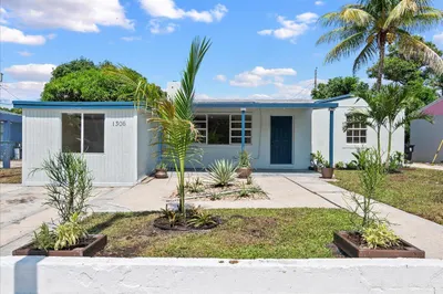 1306 S C Terrace 1