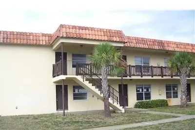 405 SW 13th Place #102 1